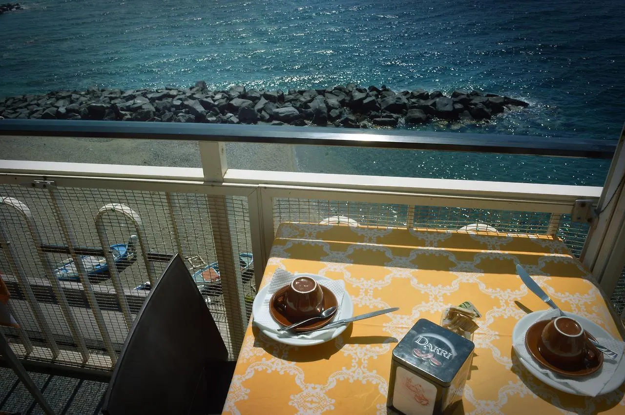 Hotel La Riva Giardini Naxos