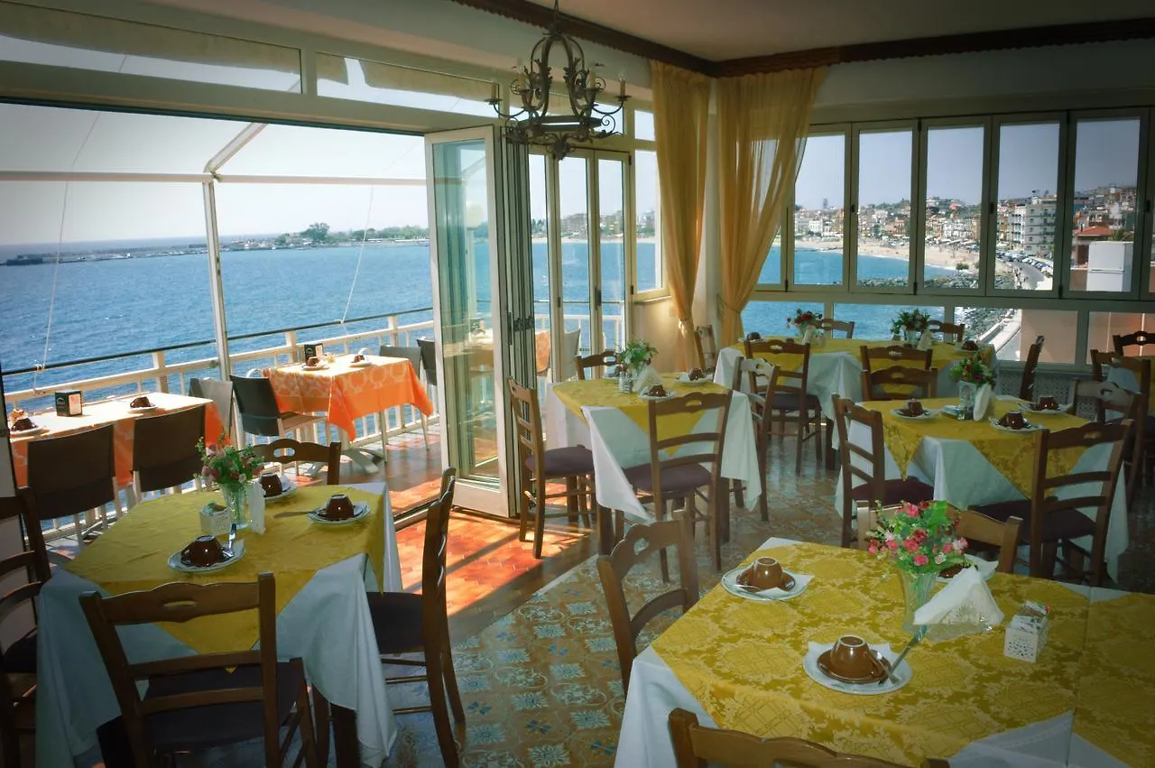 Hotel La Riva Giardini Naxos