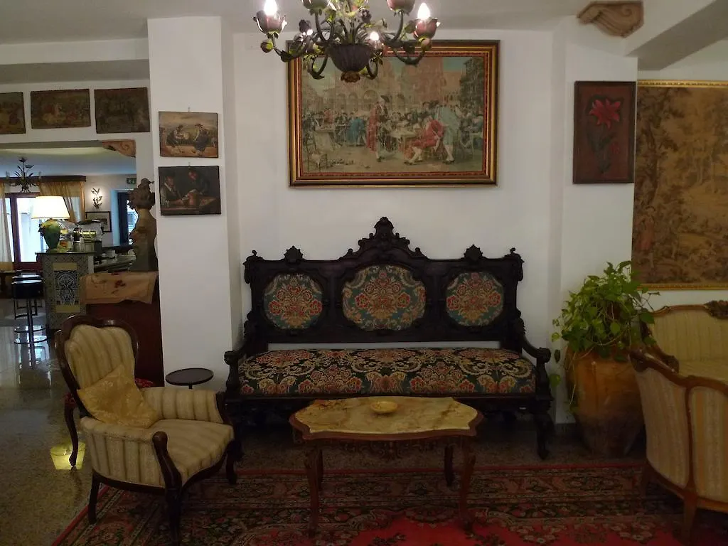 Hotel La Riva Giardini Naxos