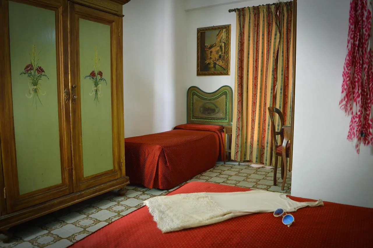 Hotel La Riva Giardini Naxos 3*,  Italy