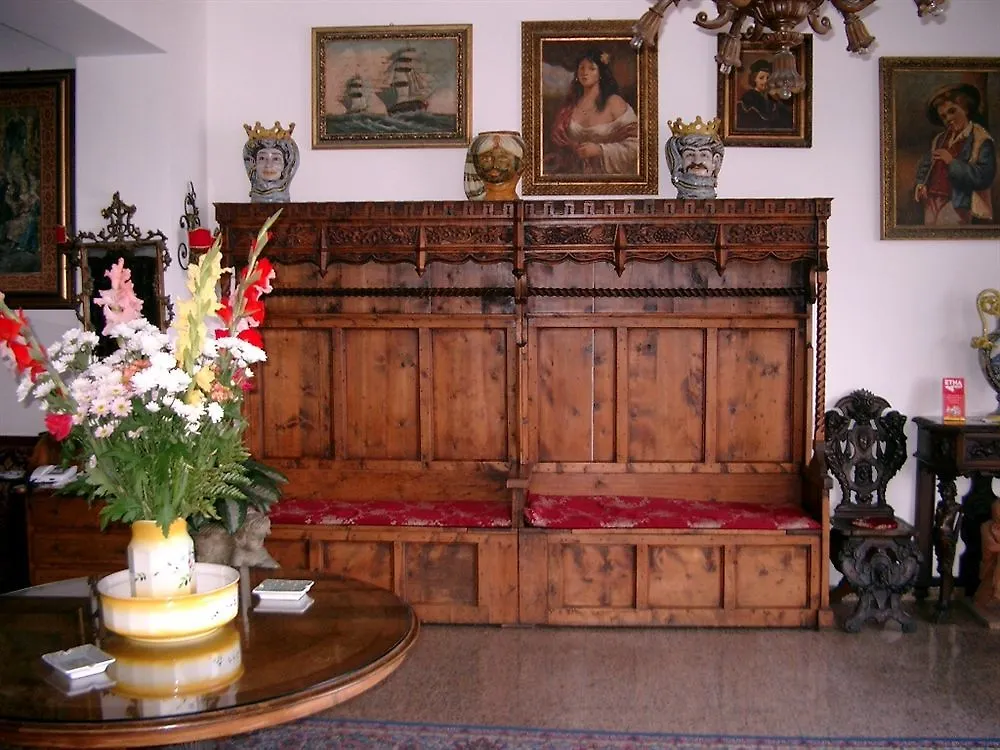 Hotel La Riva Giardini Naxos